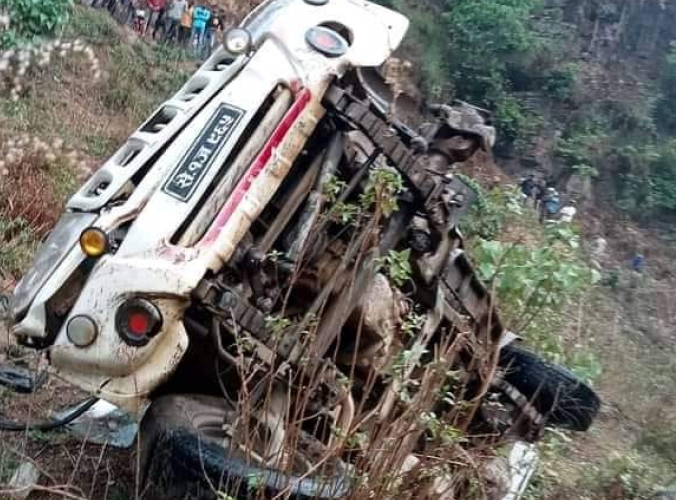 अछाममा जीप दुर्घटनामा १२ जना घाइते